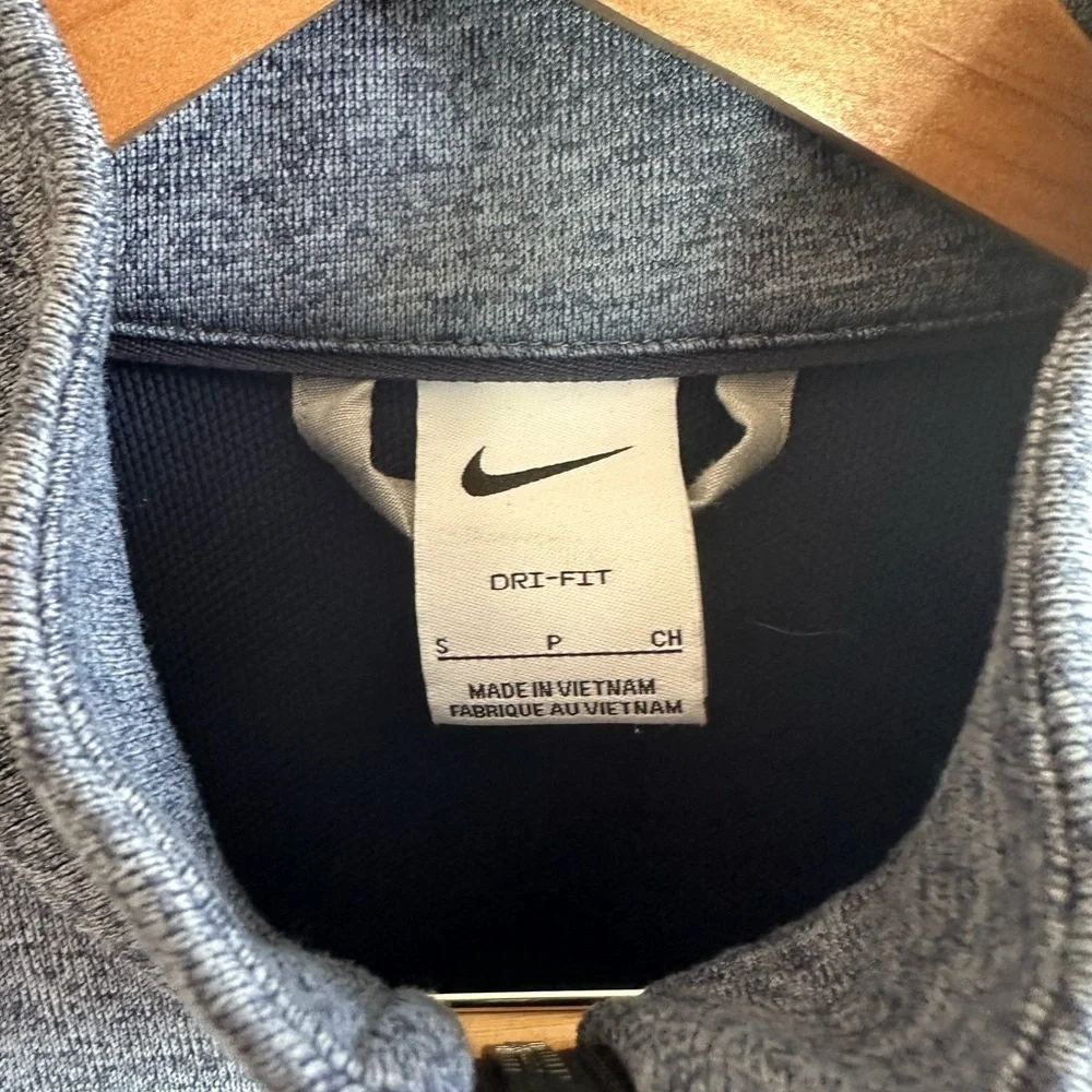 Nike Men's Gray Zip-Up Sweater